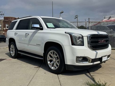 Used 2017 GMC Yukon SLT image 3