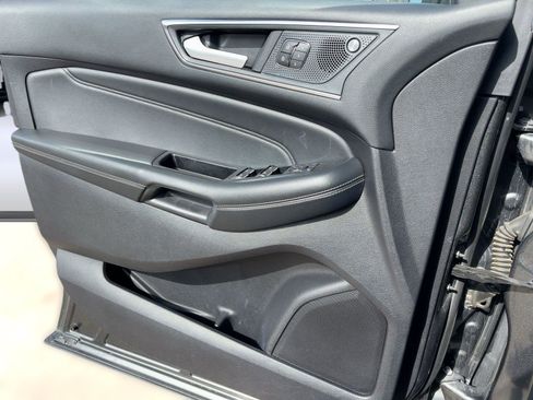 Used 2019 Ford Edge Titanium w/ Equipment Group 301A image 20
