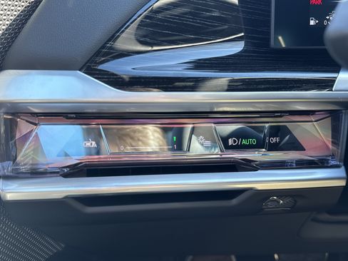 New 2026 BMW 750e xDrive w/ Executive Package image 19