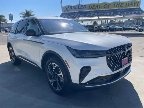 New 2026 Lincoln Nautilus Premier image 7