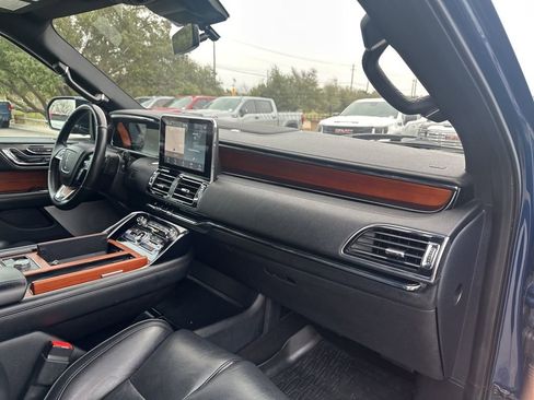 Used 2019 Lincoln Navigator L Reserve image 14