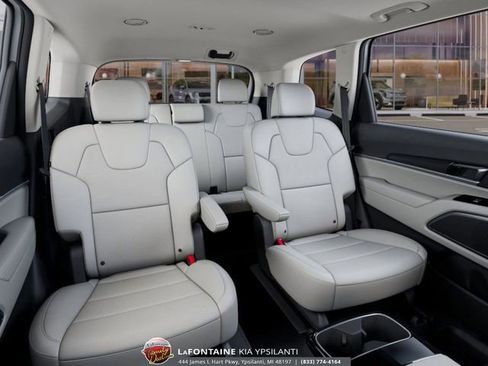 New 2025 Kia Telluride S FWD image 16