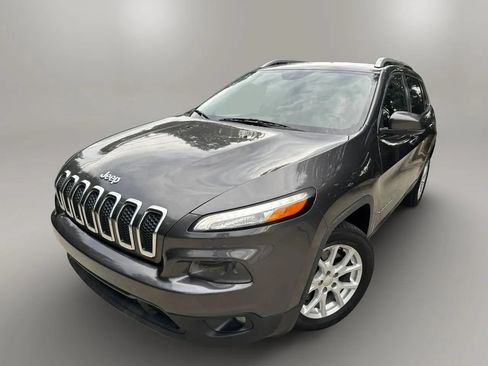 Used 2016 Jeep Cherokee Latitude w/ Safety/Convenience Group FWD image 1