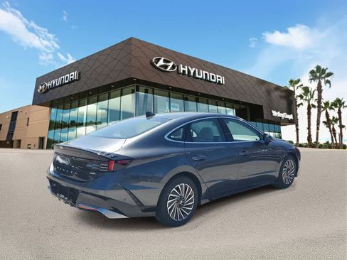 New 2026 Hyundai Sonata Limited image 3