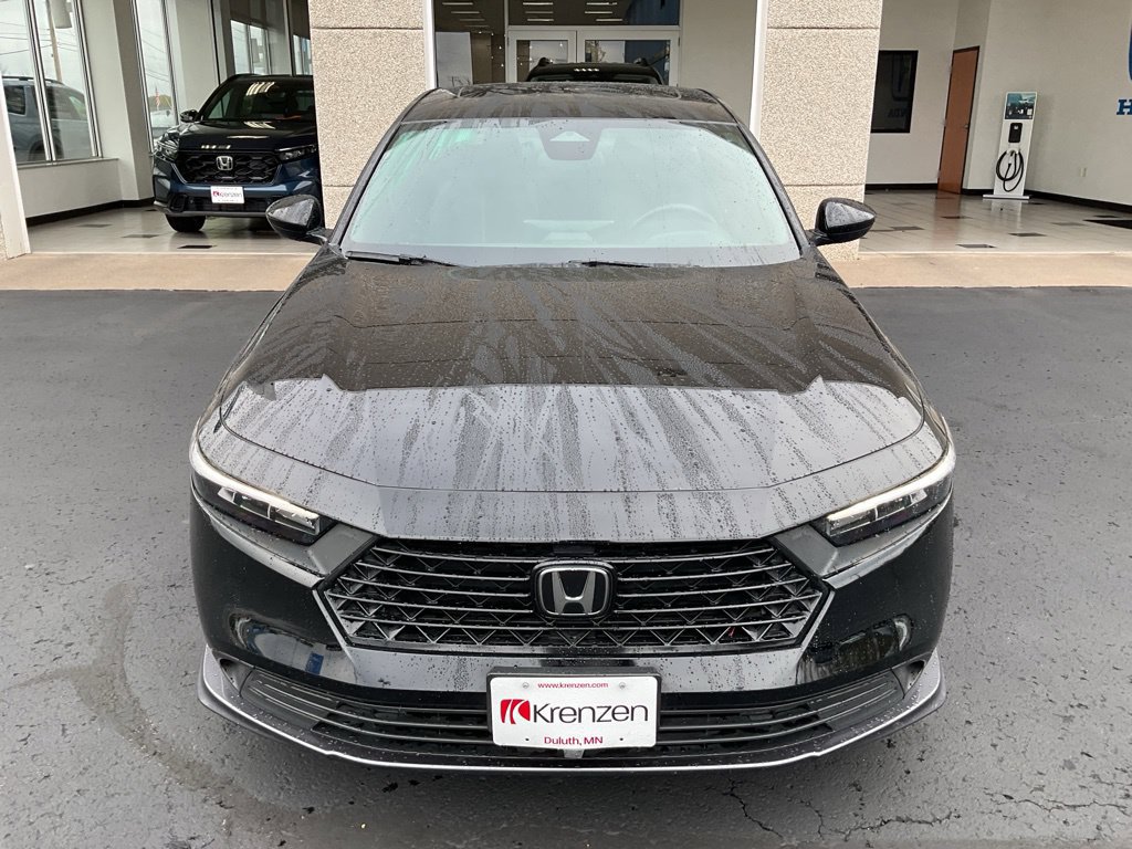 Used 2023 Honda Accord Sport image 2