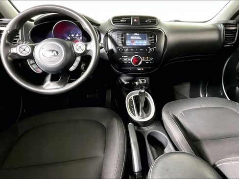 Used 2017 Kia Soul + image 13