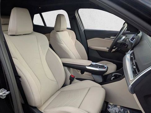 Certified 2025 BMW X2 xDrive28i w/ Premium Package image 22