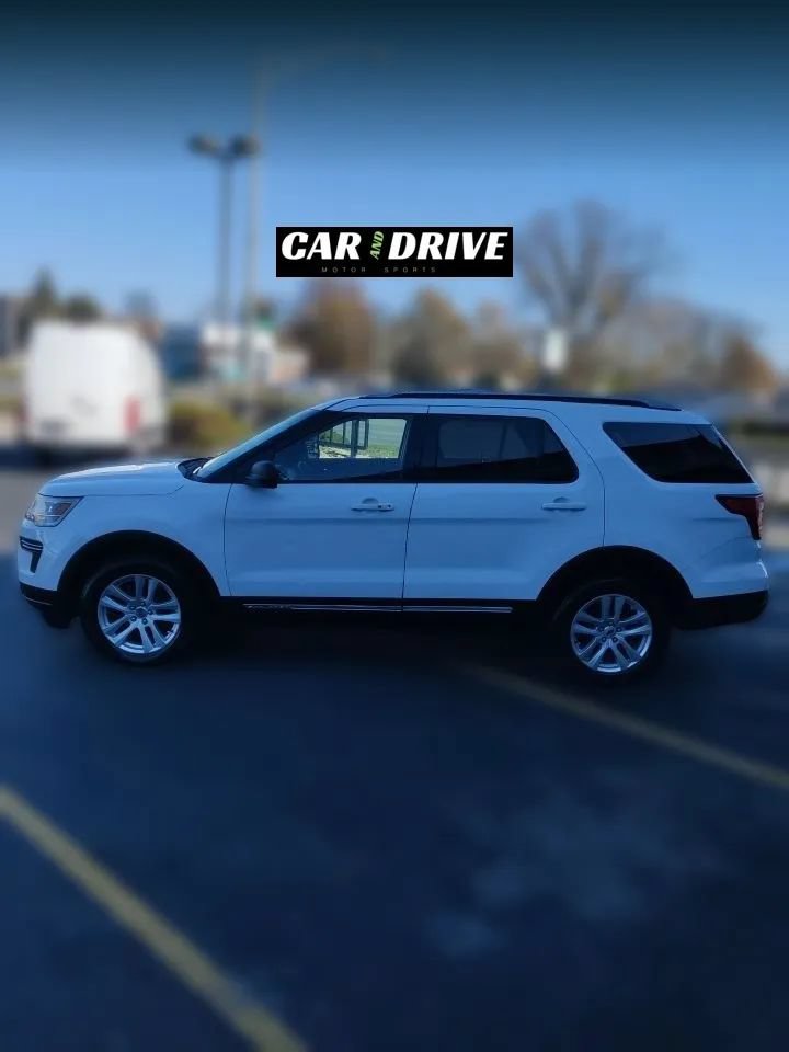 Used 2018 Ford Explorer XLT AWD/4WD image 4