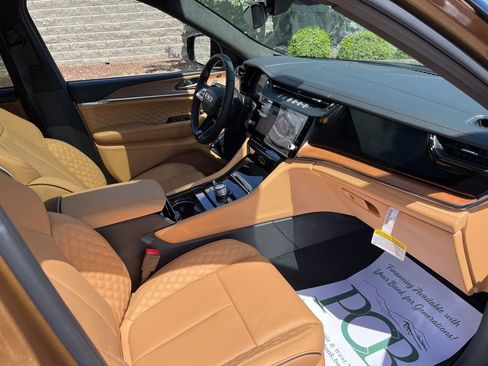 New 2026 Jeep Grand Cherokee Summit w/ Obsidian Package image 10