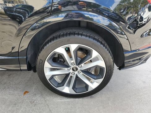 Used 2021 Audi Q3 2.0T Premium Plus w/ Premium Plus Package image 9