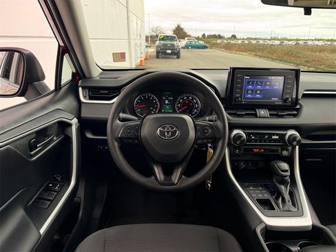 Certified 2021 Toyota RAV4 LE image 12