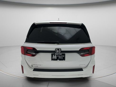 Used 2025 Honda Odyssey Sport-L image 6