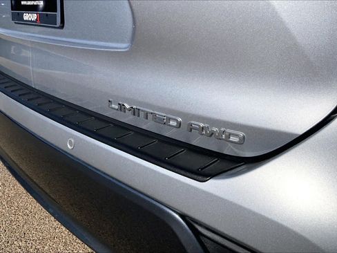 Used 2025 Toyota Highlander Limited AWD/4WD image 10