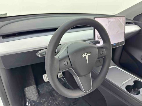 Used 2022 Tesla Model Y Performance image 14