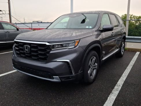 Used 2023 Honda Pilot EX-L image 3