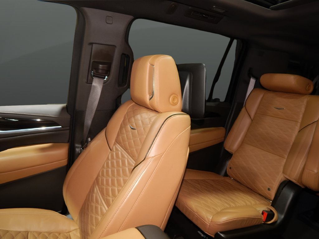 Used 2021 Cadillac Escalade ESV Sport AWD/4WD image 22