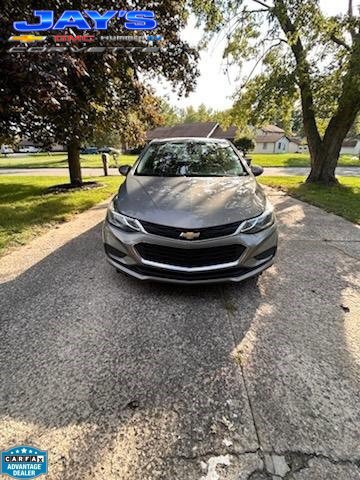 Used 2017 Chevrolet Cruze LT w/ Convenience Package FWD image 1