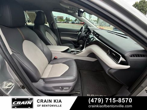 Used 2020 Toyota Camry XLE FWD image 31