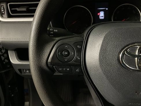 Used 2022 Toyota RAV4 XLE w/ Convenience Package image 22