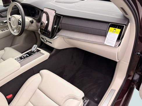 New 2026 Volvo XC90 B6 Ultra w/ Protection Package image 28