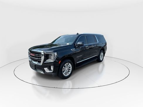 Used 2024 GMC Yukon XL SLT w/ SLT Luxury Package RWD image 4