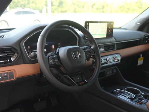 Used 2026 Honda Passport TrailSport Elite image 9