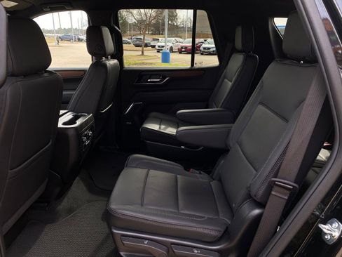 Used 2025 GMC Yukon Denali image 30