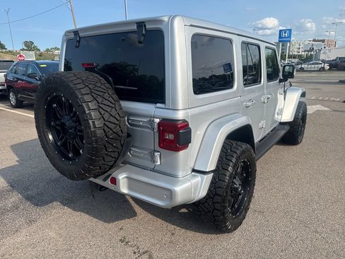 Used 2022 Jeep Wrangler Unlimited Sahara AWD/4WD image 8