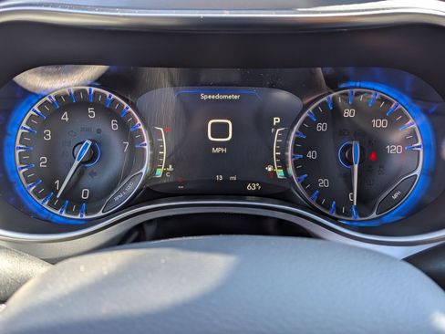 New 2026 Chrysler Pacifica Limited w/ Trailer Tow Group image 10