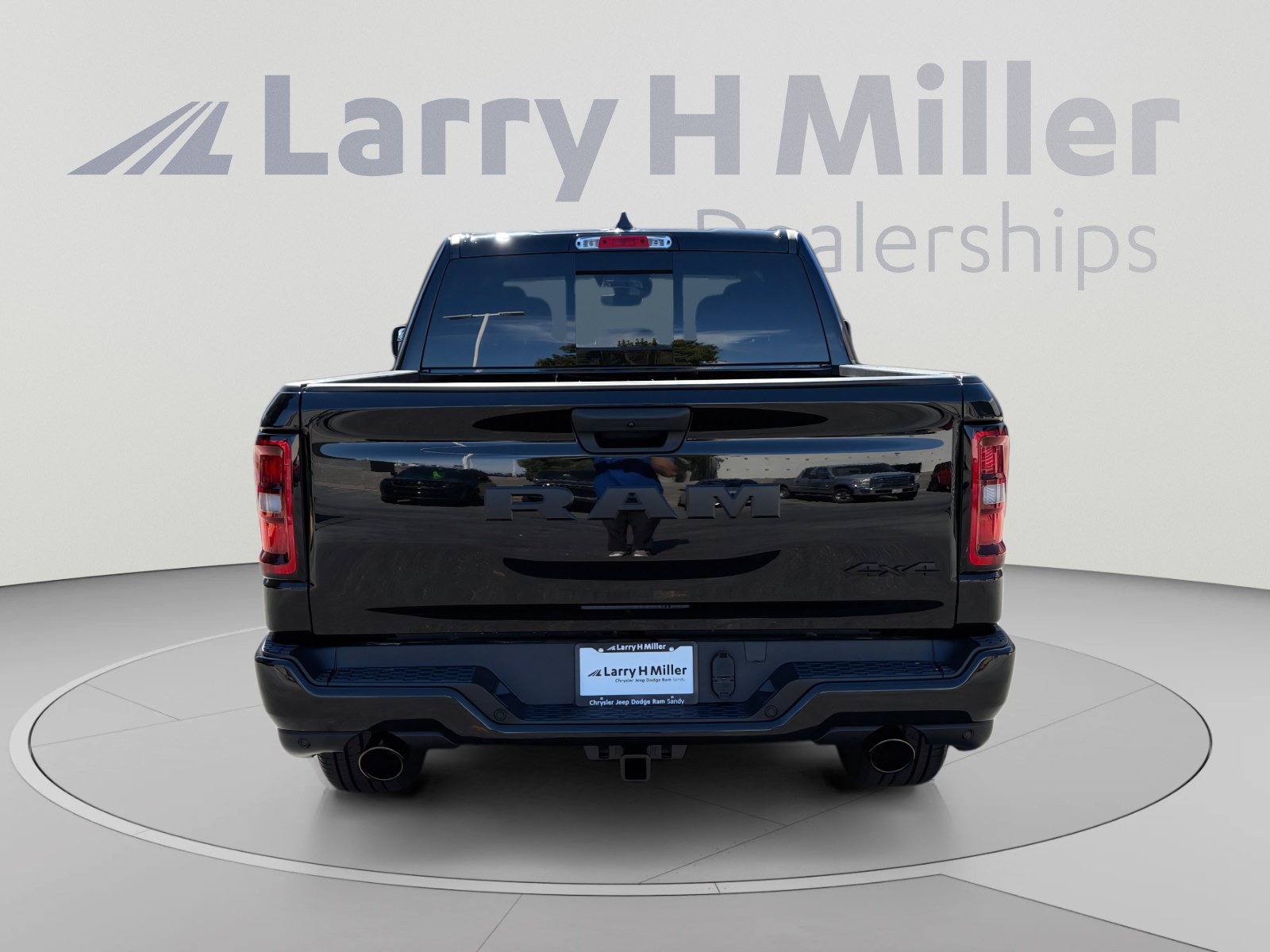 New 2027 RAM 1500 Express AWD/4WD image 4