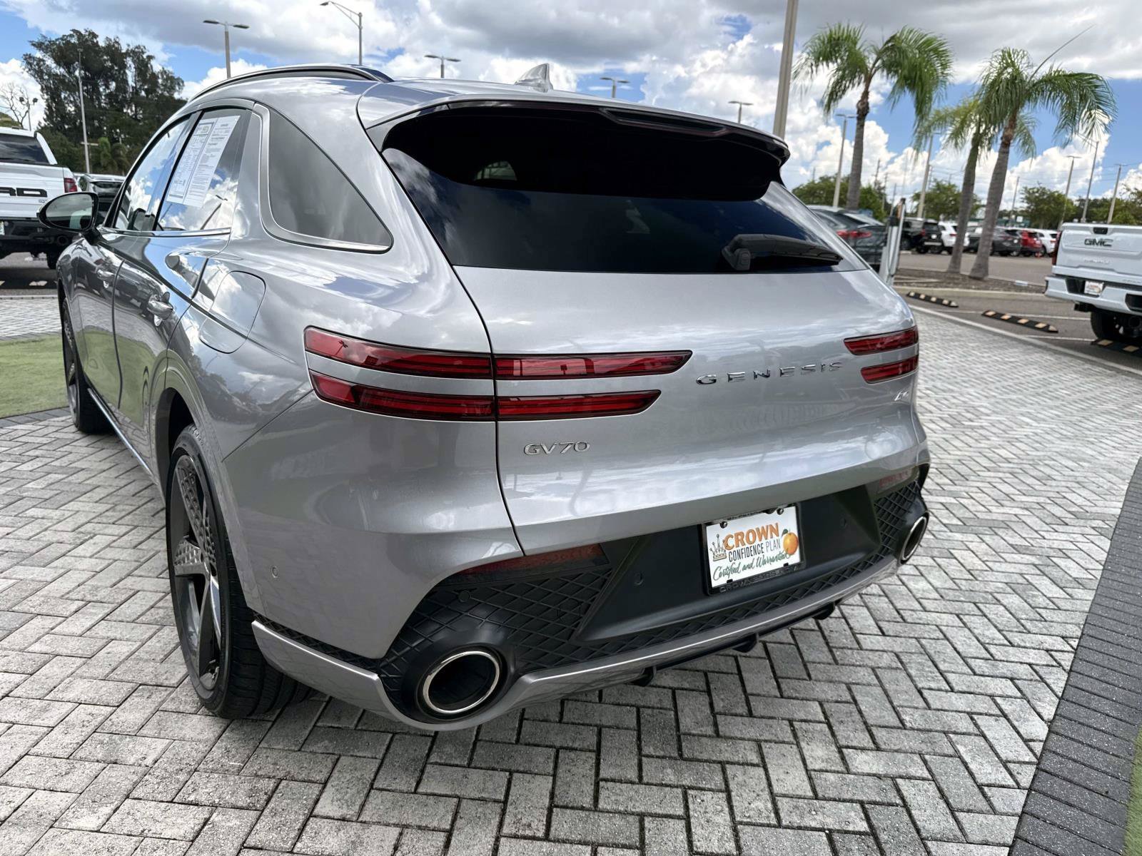 Used 2023 Genesis GV70 2.5T w/ Sport Prestige Package AWD/4WD image 9