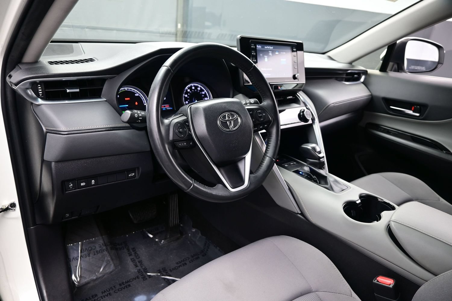 Used 2021 Toyota Venza LE AWD/4WD image 13