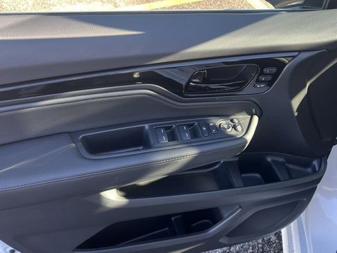 Used 2025 Honda Odyssey Elite image 19