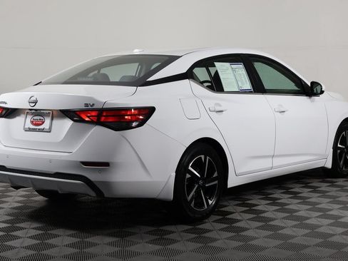 Used 2024 Nissan Sentra SV FWD image 4