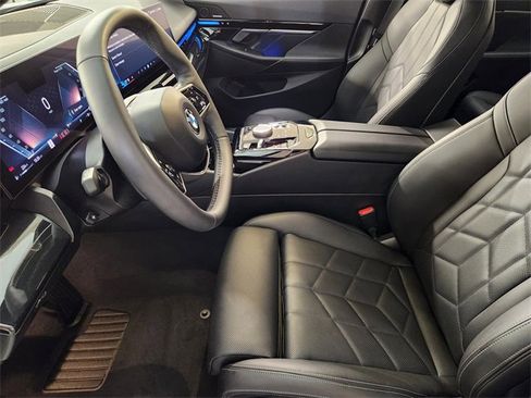 Used 2024 BMW 530i image 14