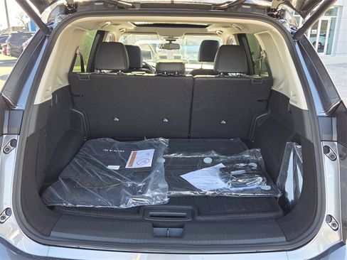 New 2026 Nissan Rogue Platinum image 10