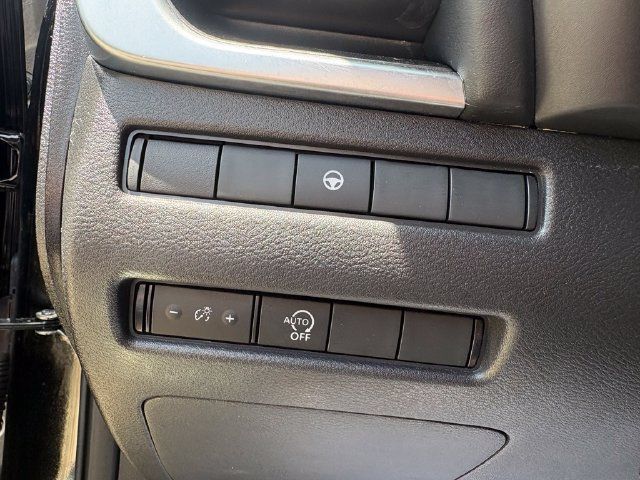 Used 2023 Nissan Rogue SV AWD/4WD image 17