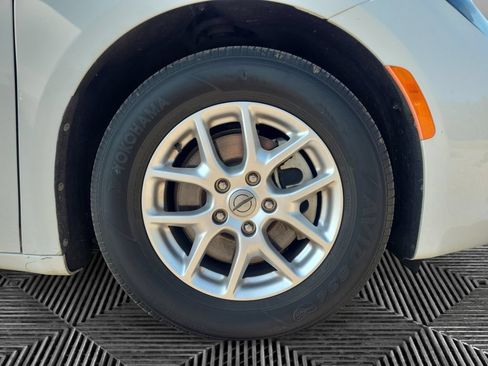 Used 2023 Chrysler Voyager LX FWD image 16