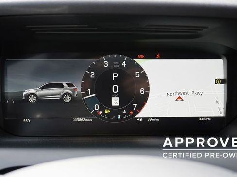 Used 2025 Land Rover Discovery Sport Dynamic SE image 11