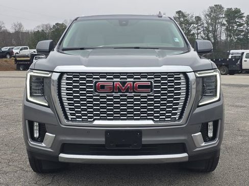 Used 2021 GMC Yukon XL Denali w/ Denali Premium Package image 8