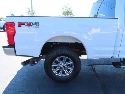 Used 2018 Ford F250 XLT w/ XLT Premium Package AWD/4WD image 19