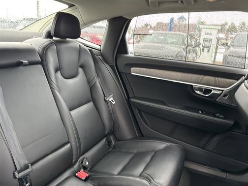 Used 2022 Volvo S90 B6 Inscription w/ Advanced Package image 19