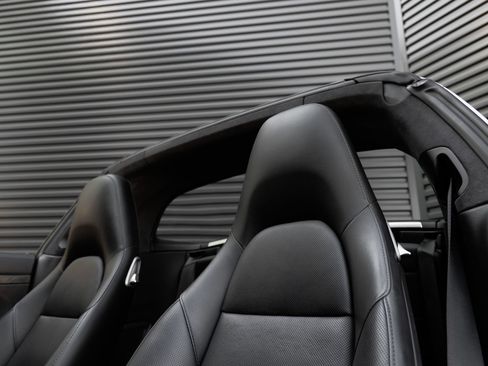 Certified 2017 Porsche 911 Targa 4S AWD/4WD image 15