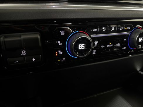 New 2026 Chevrolet Silverado 1500 High Country AWD/4WD image 38