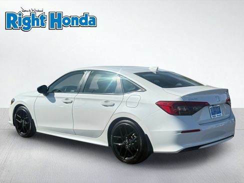 Used 2024 Honda Civic Sport image 4
