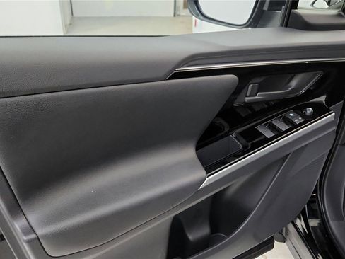 Used 2023 Toyota bZ4X XLE image 24