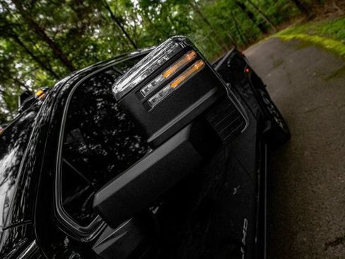 Used 2021 GMC Sierra 2500 Denali w/ Denali Black Diamond Edition AWD/4WD image 30