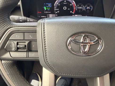 Used 2025 Toyota Tundra Limited AWD/4WD image 24