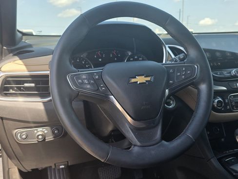 Used 2024 Chevrolet Equinox Premier AWD/4WD image 16