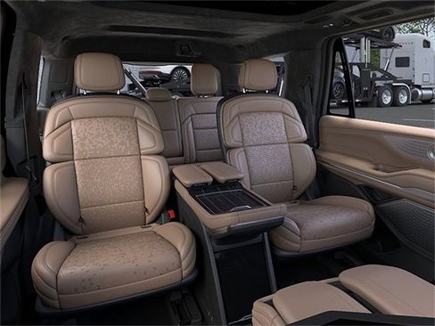 New 2026 Lincoln Navigator Black Label AWD/4WD image 11